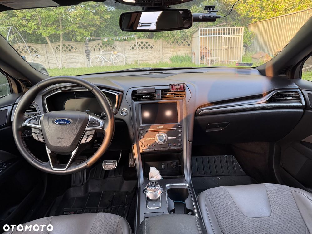 Ford Fusion - 9