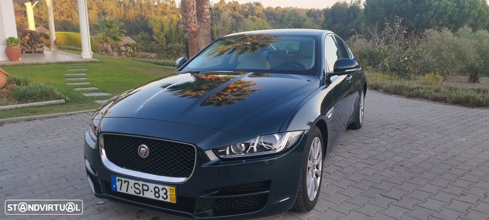 Jaguar XE 2.0 D Portfolio AWD Aut. - 2