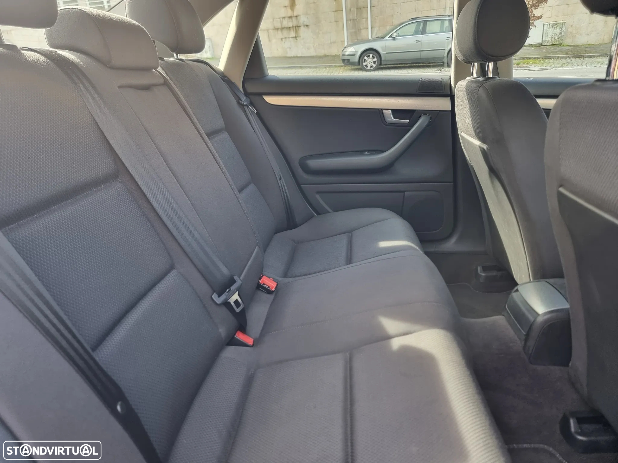 Audi A4 1.6 Exclusive - 15