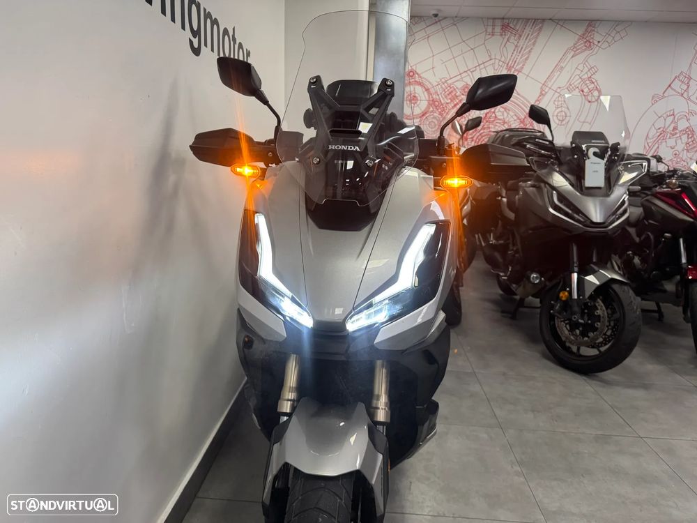 Honda ADV 350 - 4
