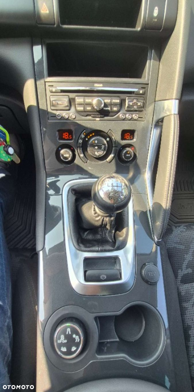Peugeot 3008 1.6 HDi Premium - 16