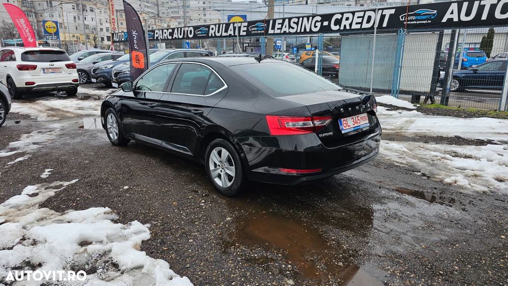 Skoda Superb 2.0 TDI DSG Premium Edition - 4