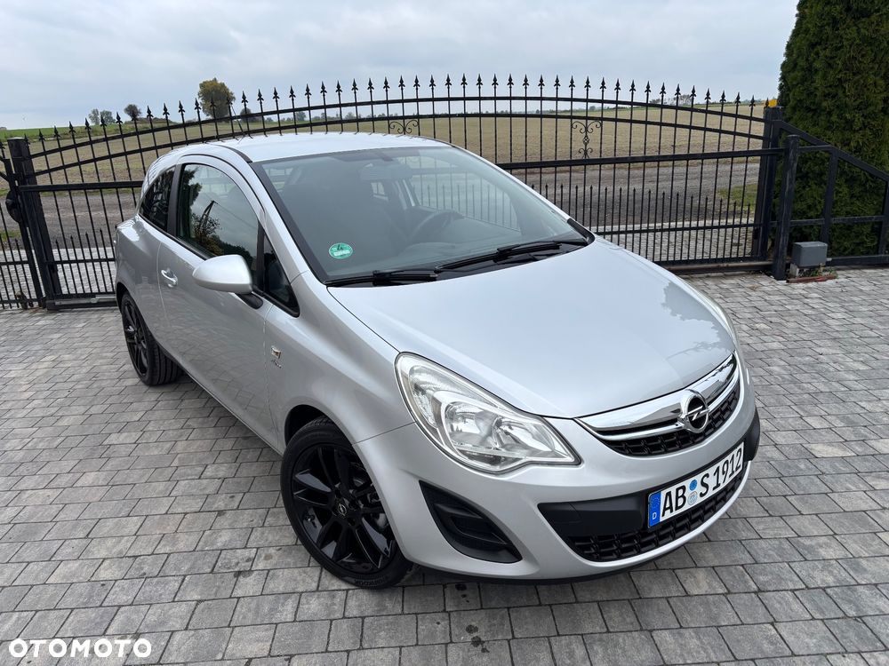 Opel Corsa 2013 photo 2