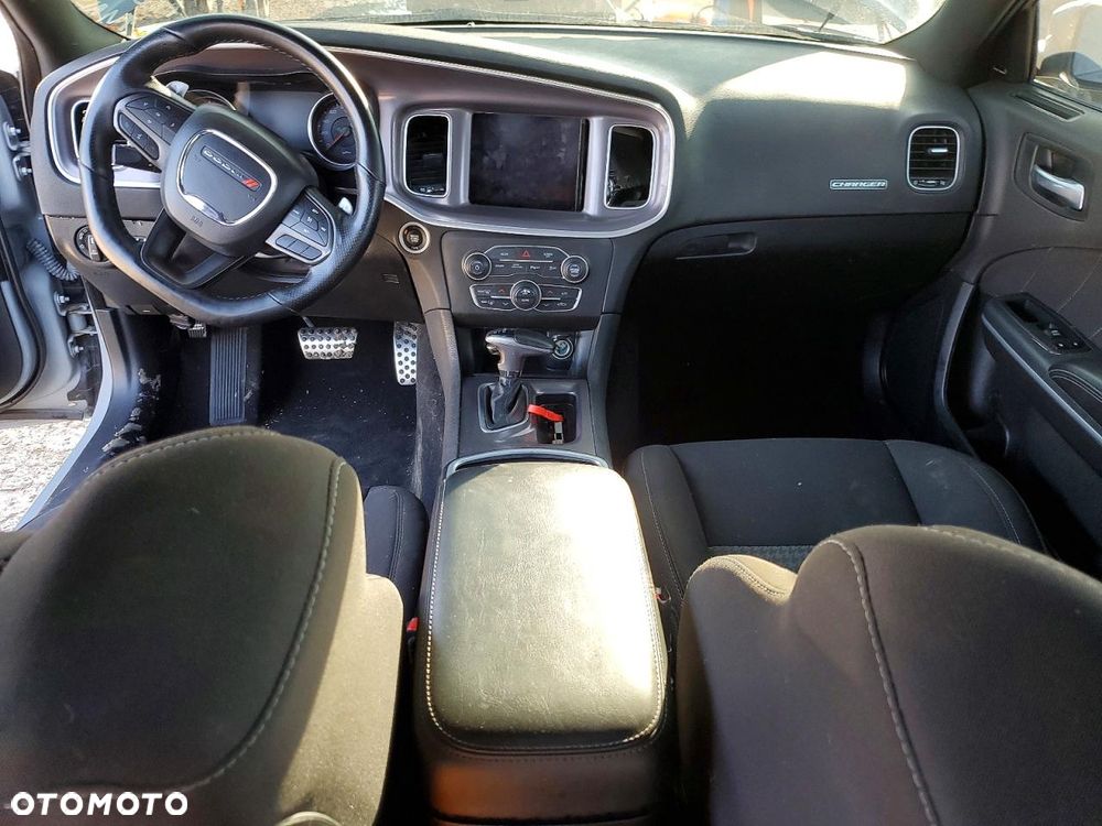 Dodge Charger 5.7 R/T - 8