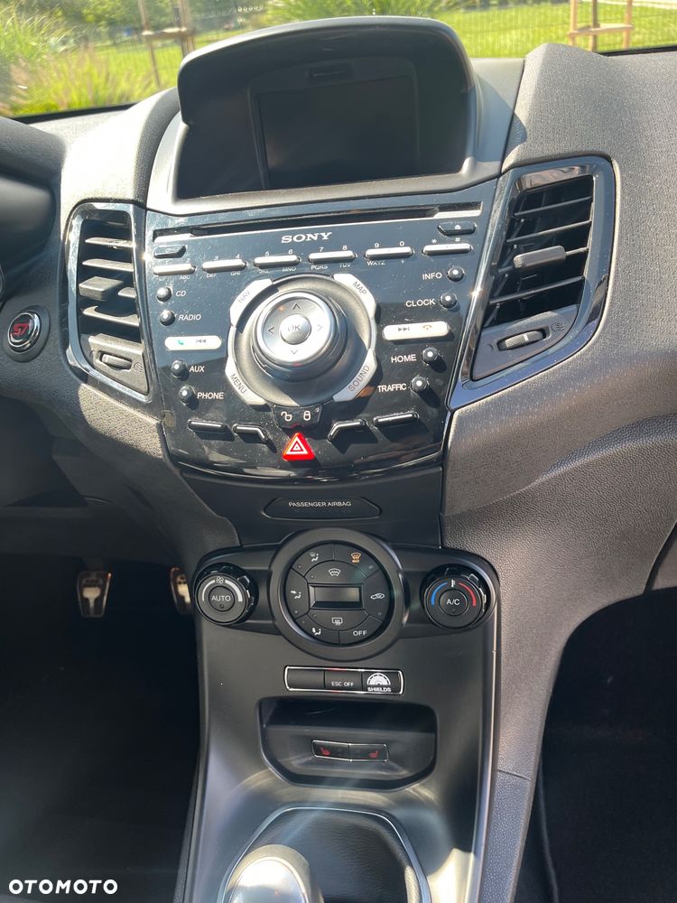 Ford Fiesta 1.6 EcoBoost ST - 20