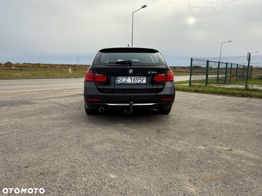 BMW Seria 3 318d Luxury Line - 4