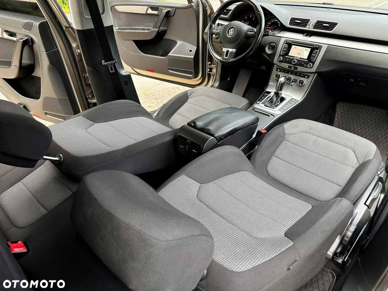Volkswagen Passat 2.0 TDI Comfortline DSG - 23