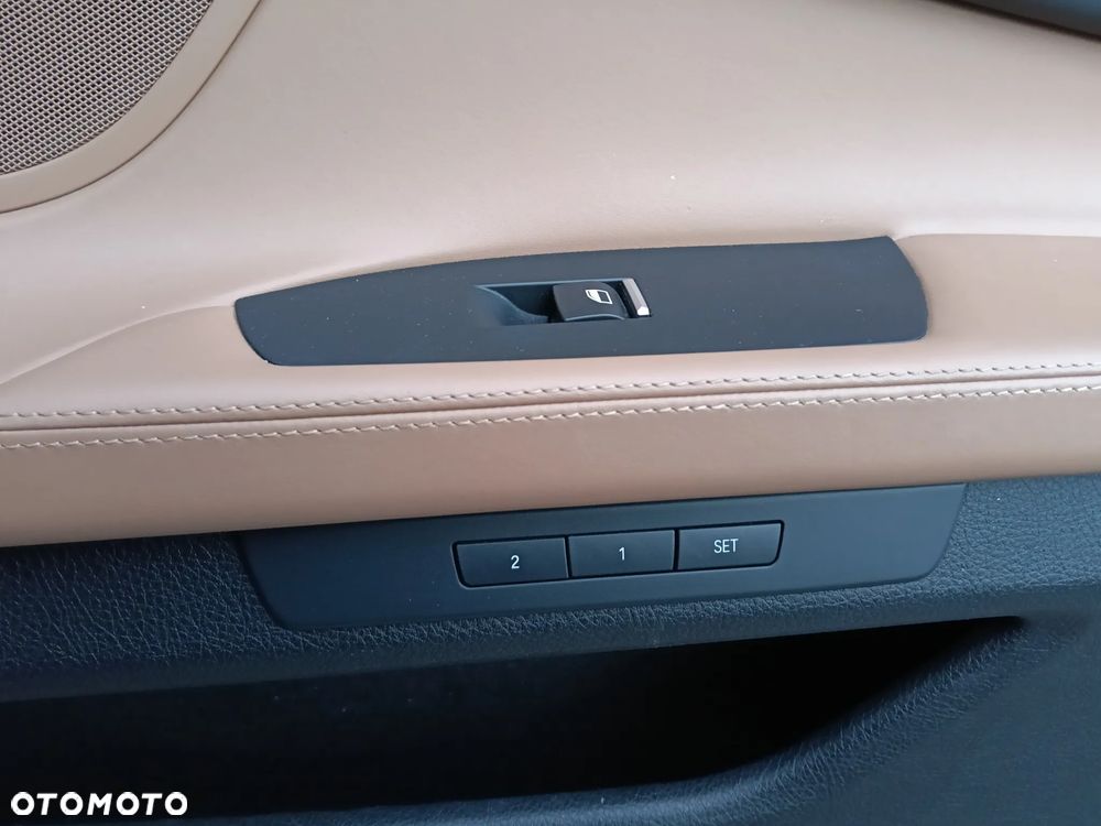 BMW Seria 7 - 32