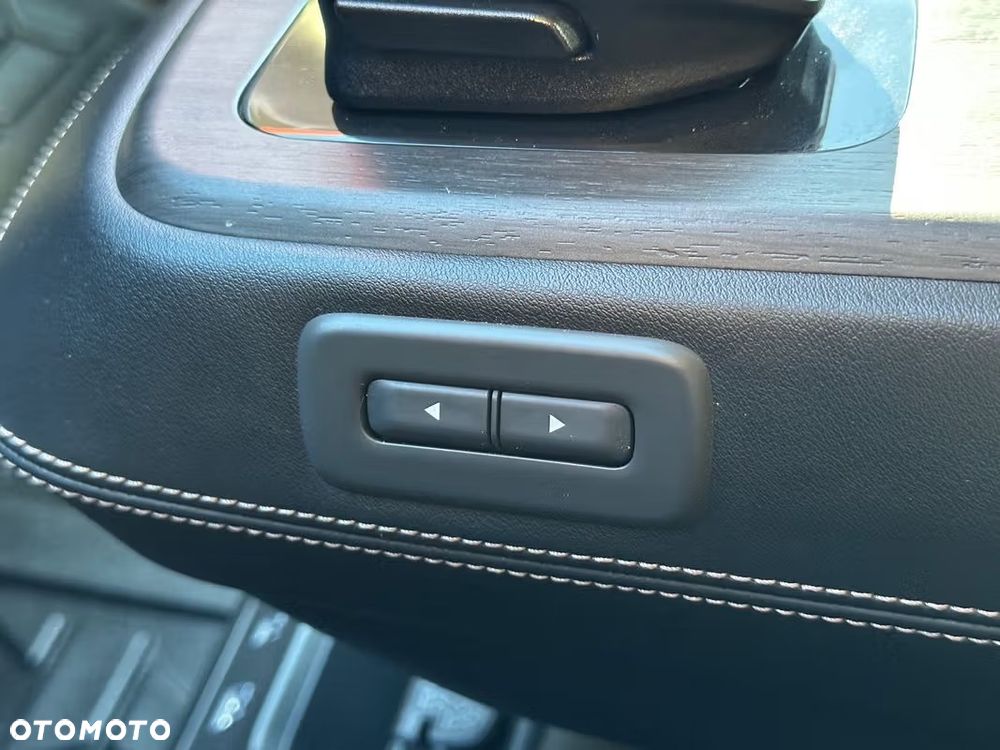 Nissan Ariya 87kWh E-4orce Nismo - 30