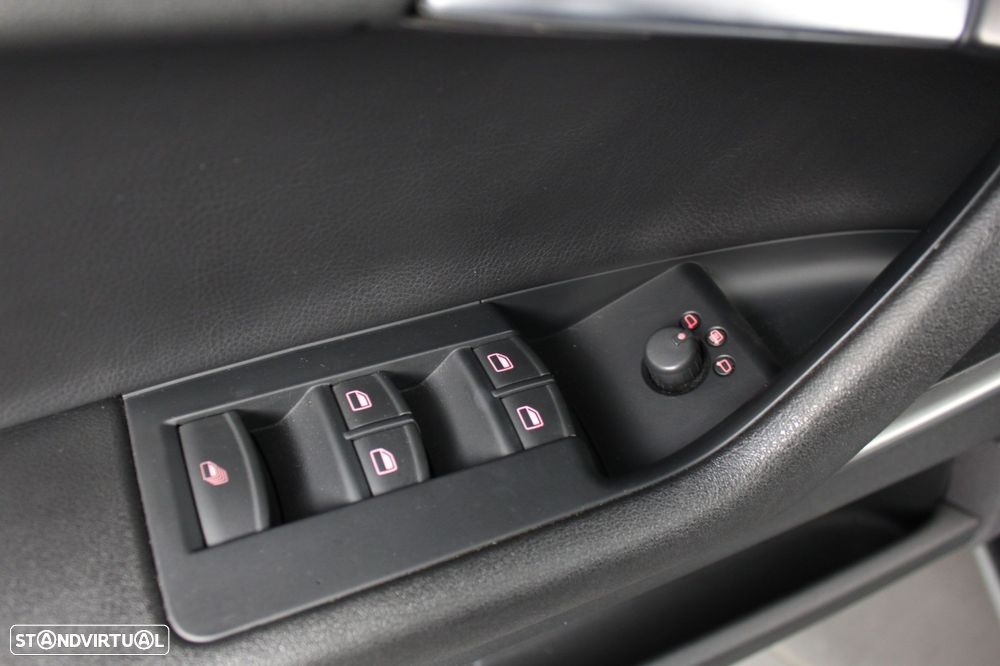 Audi A3 Cabrio 1.6 TDi Attraction - 22