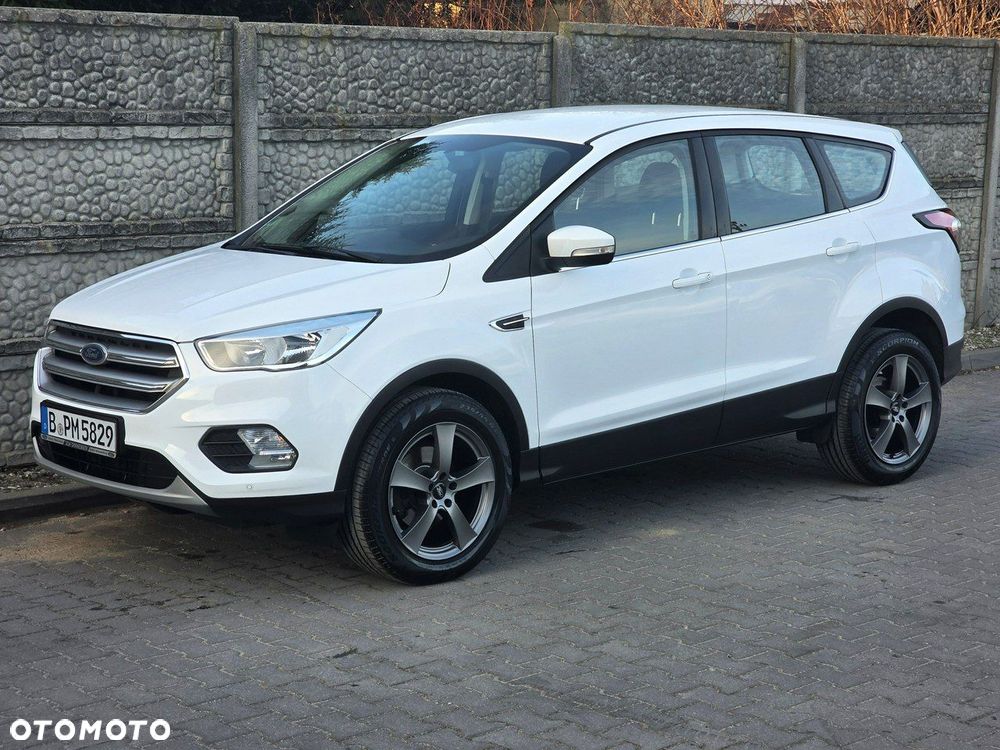 Ford Kuga 1.5 EcoBoost 2x4 Trend - 1