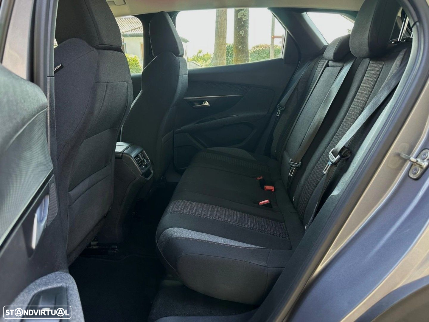 Peugeot 3008 1.5 BlueHDi Active - 28