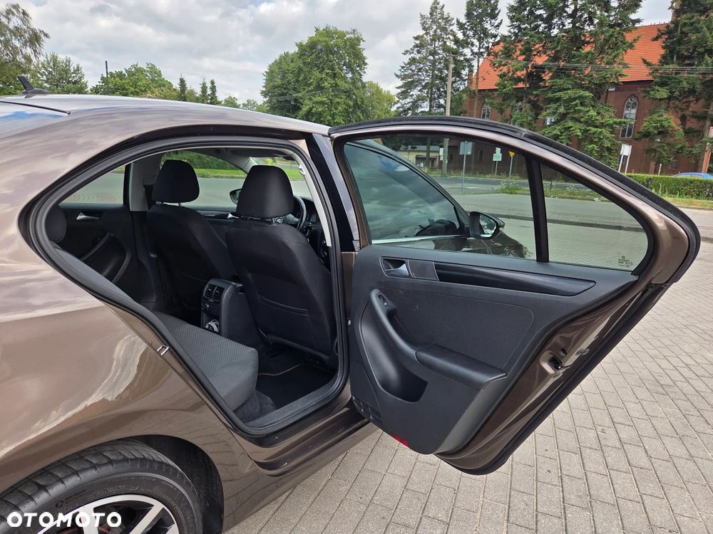 Volkswagen Jetta 1.2 TSI Comfortline - 19