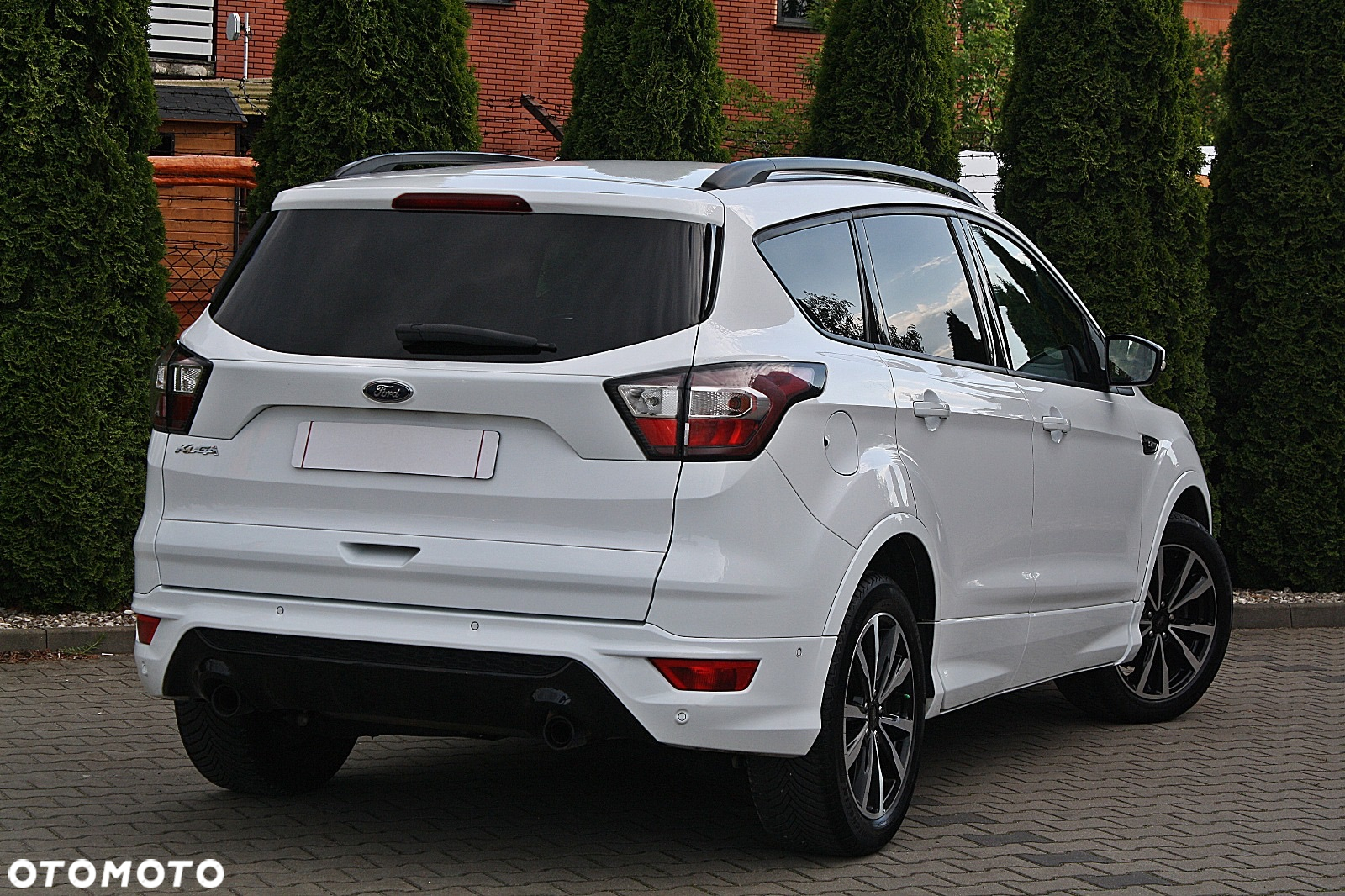 Ford Kuga 2.0 TDCi 2x4 ST-Line - 9