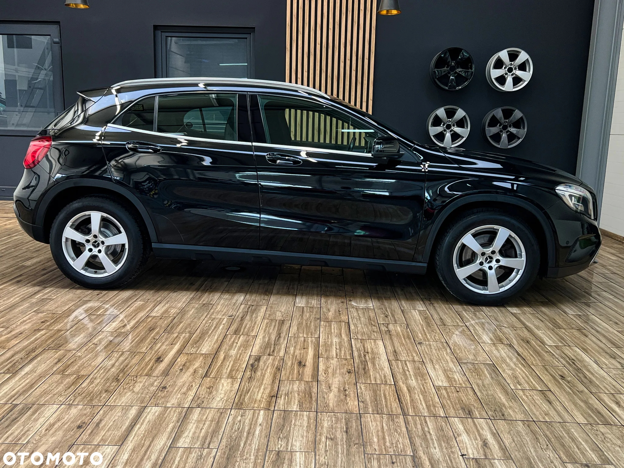 Mercedes-Benz GLA 250 7G-DCT - 5