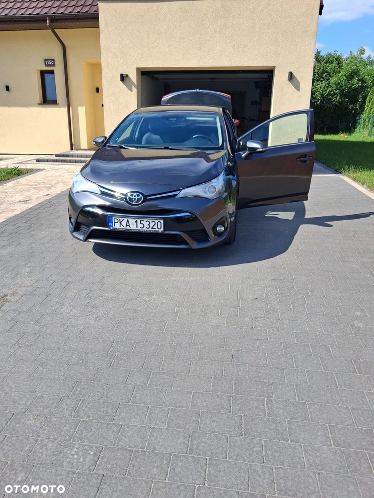 Toyota Avensis - 2