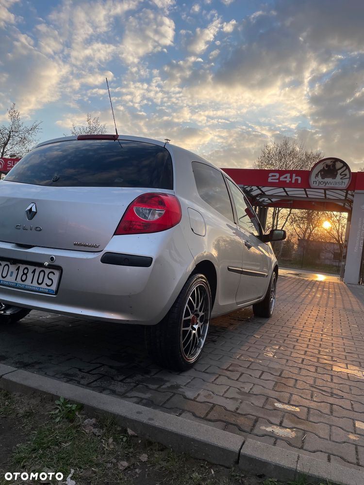 Renault Clio 1.6 16V Extreme - 13