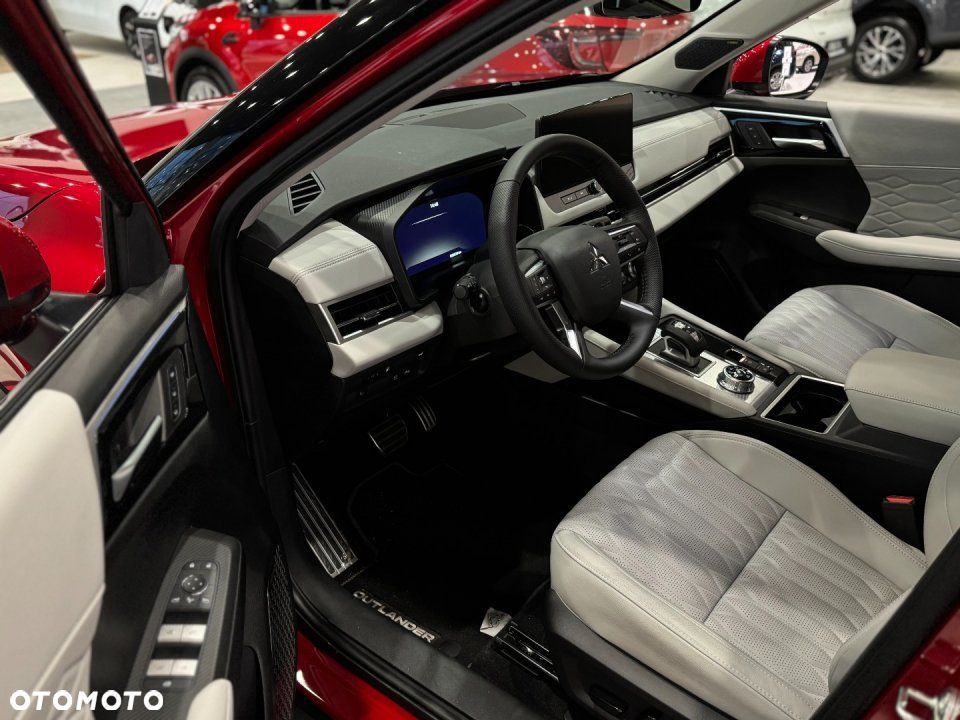 Mitsubishi Outlander - 6