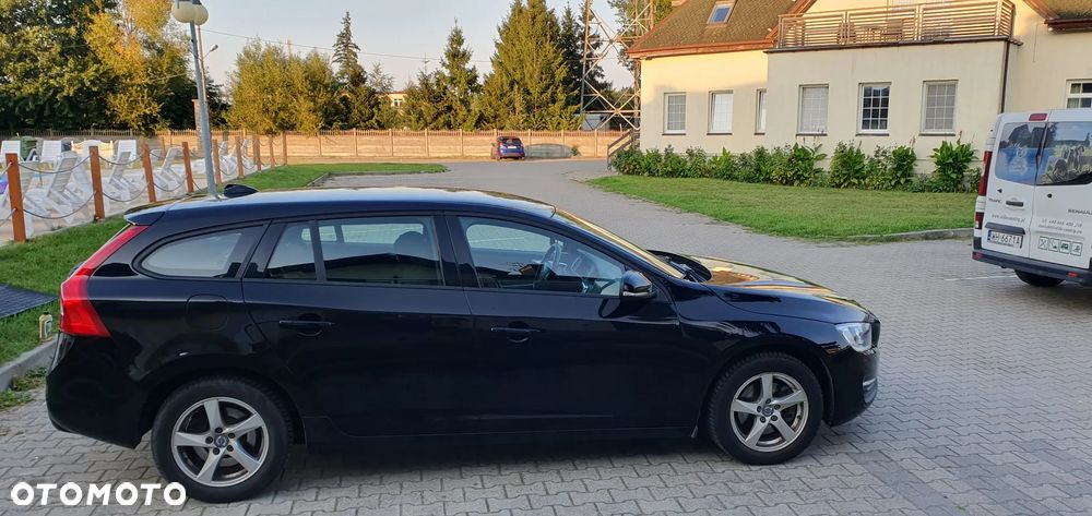 Volvo V60 D2 Momentum - 3
