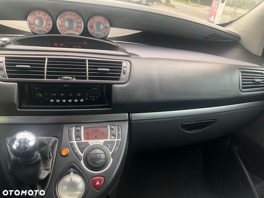 Citroën C8 2.0 16V Style - 12