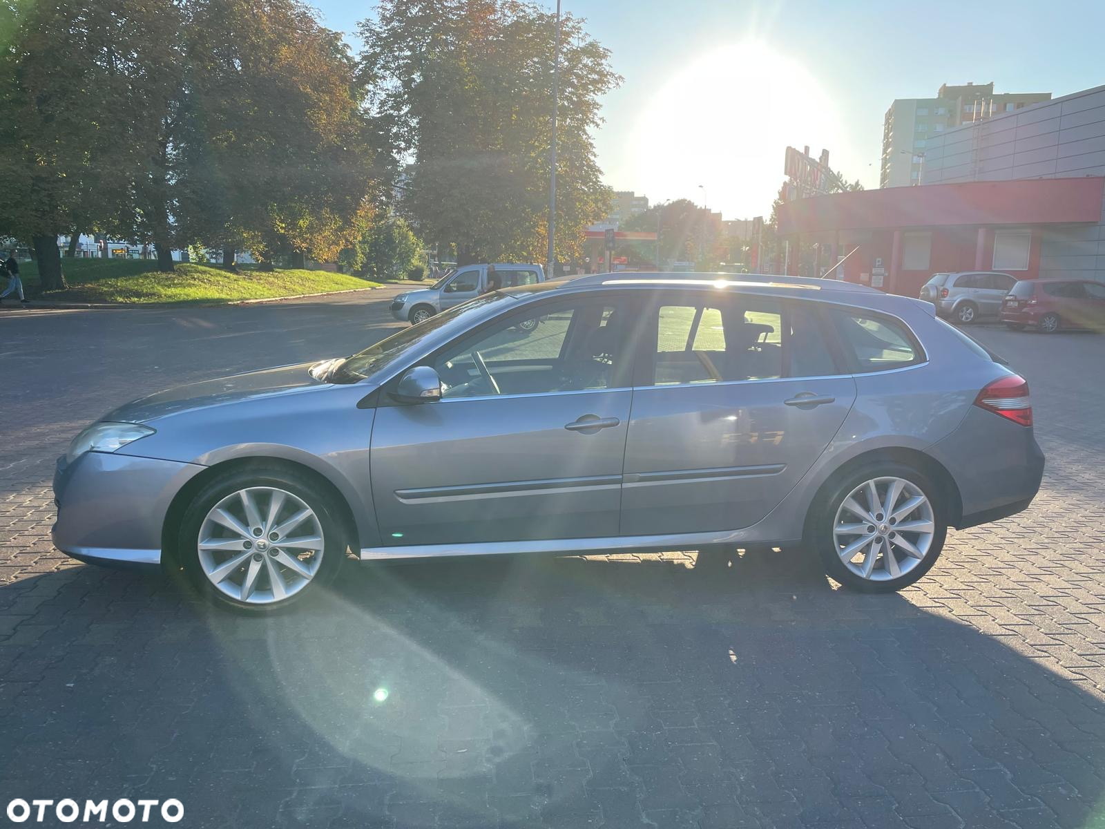 Renault Laguna Grandtour 2.0 16V 140 Emotion - 3