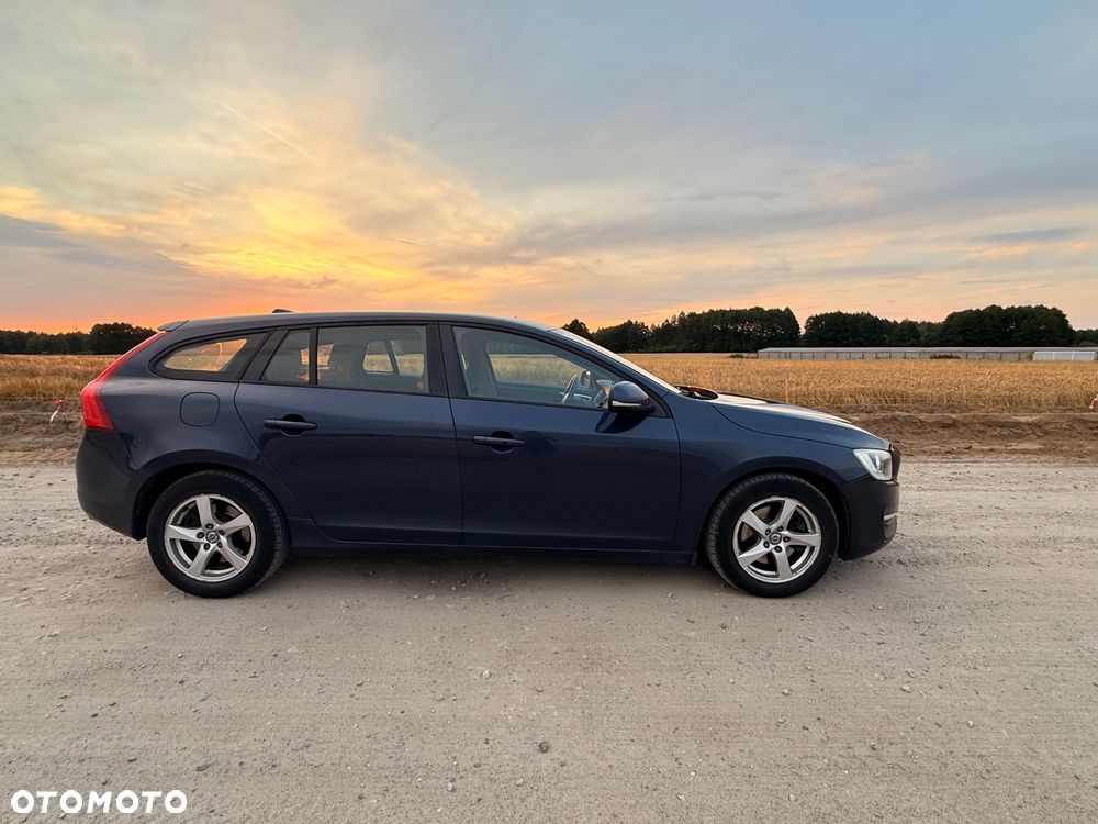 Volvo V60 D4 Drive-E Kinetic - 2