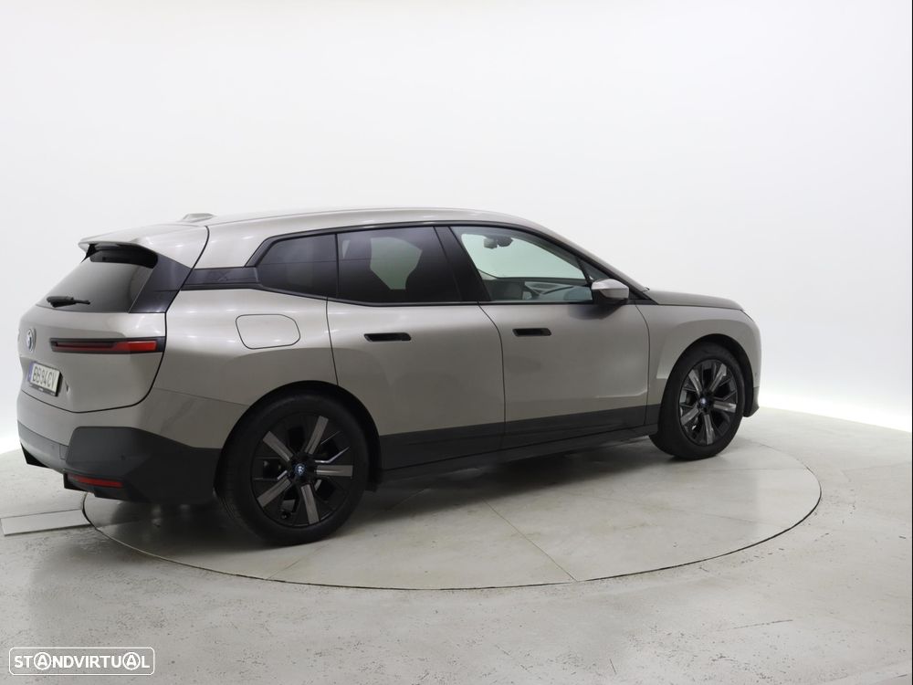 BMW iX xDrive 40 - 7