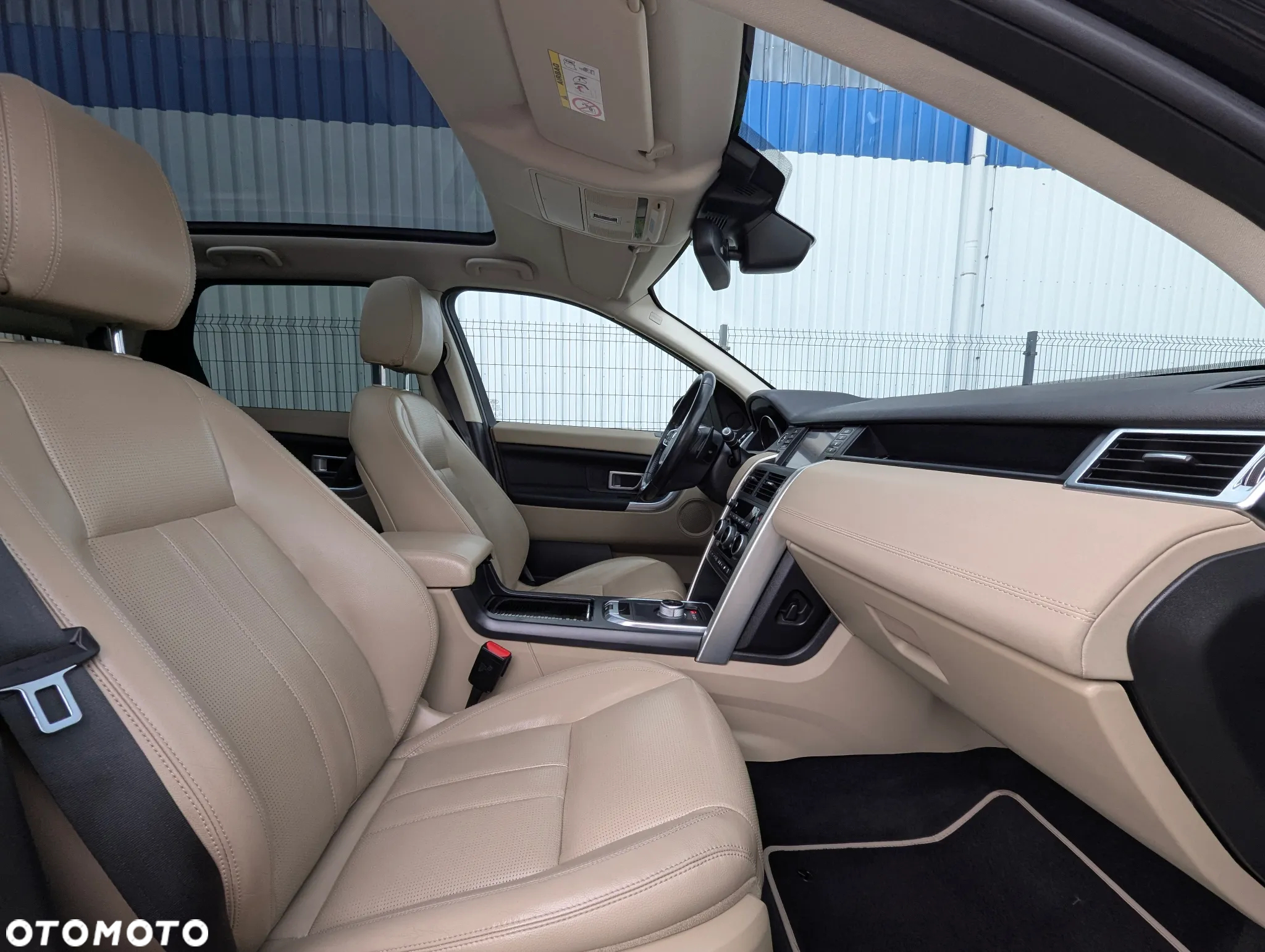 Land Rover Discovery Sport - 12