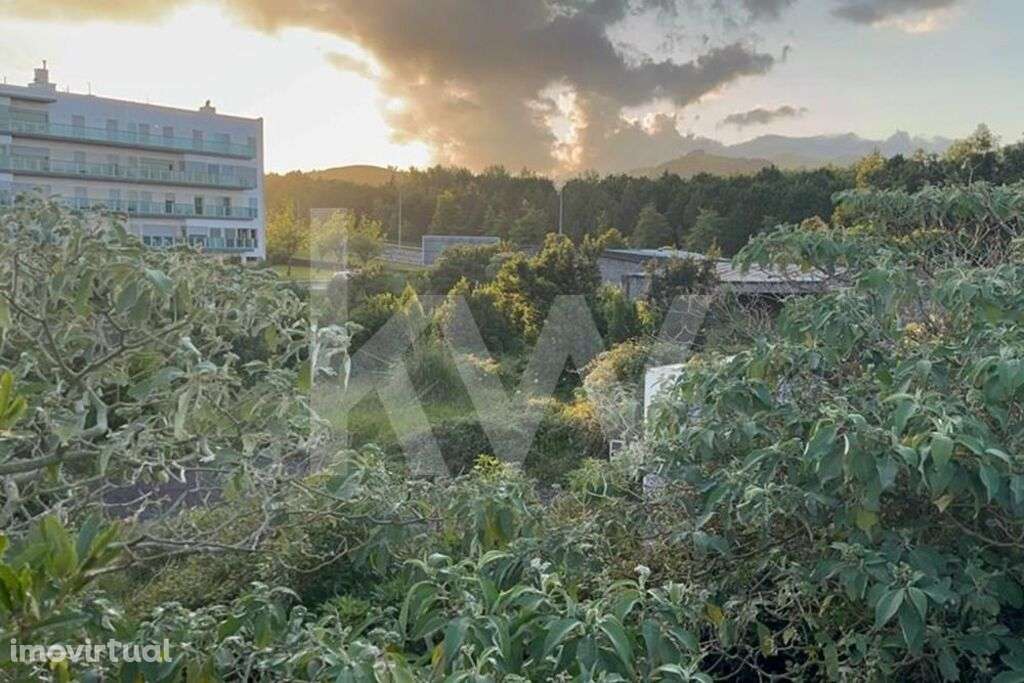Terreno para Construção, em Zona Residencial de Ponta Delgada Açores - Grande imagem: 3/3