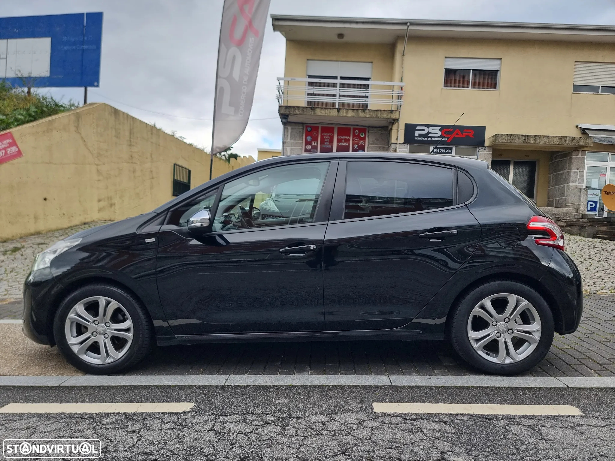 Peugeot 208 1.4 HDi SE Style - 2