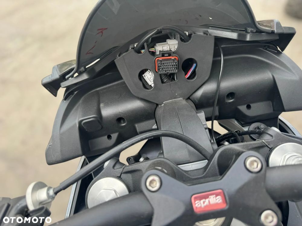 Aprilia Tuono - 13
