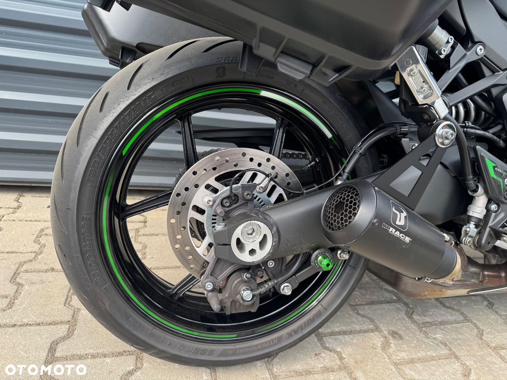 Kawasaki Ninja 1000 SX - 23