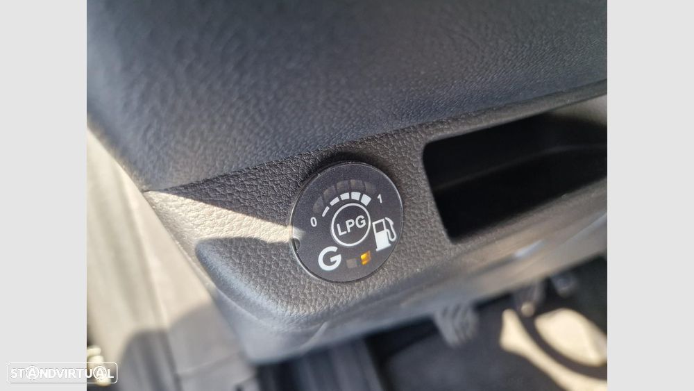 Renault Clio 1.0 TCe Limited Bi-Fuel - 11