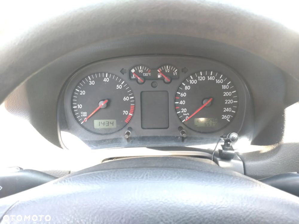 Volkswagen Golf - 8