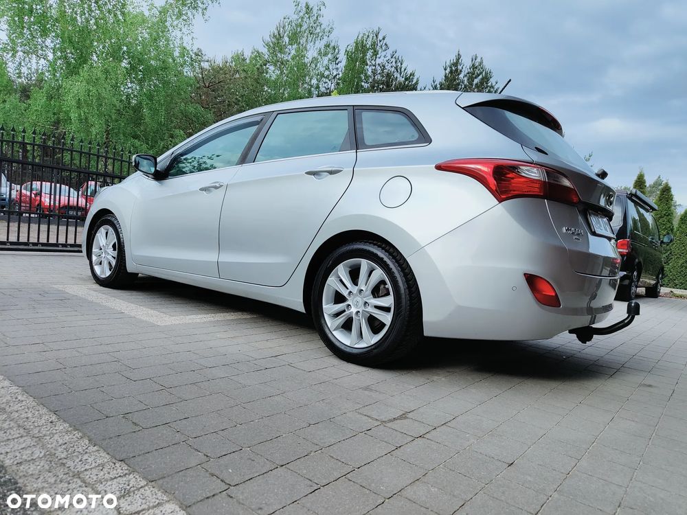 Hyundai i30 blue Kombi 1.6 CRDi Classic - 28