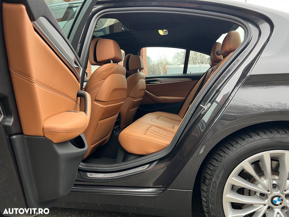 BMW Seria 5 530e Aut. Luxury Line - 22