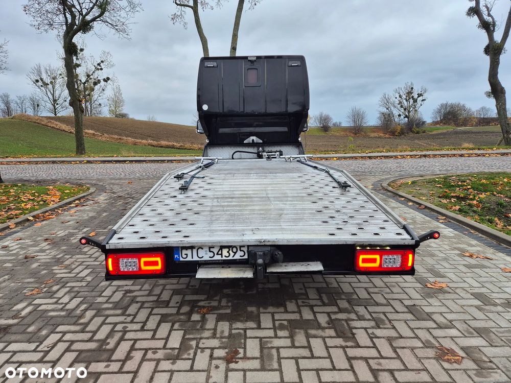 Mercedes-Benz Sprinter - 11