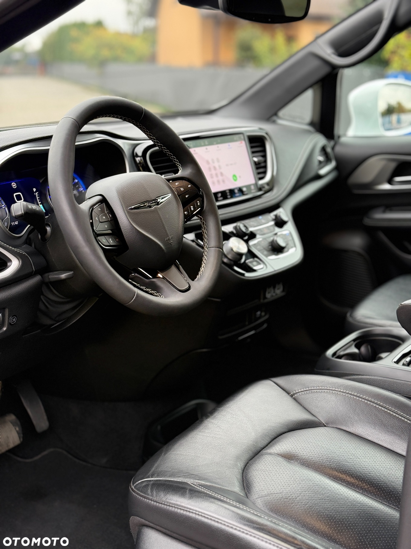 Chrysler Pacifica - 16