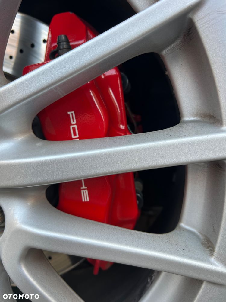 Porsche 911 Carrera 4 S - 28