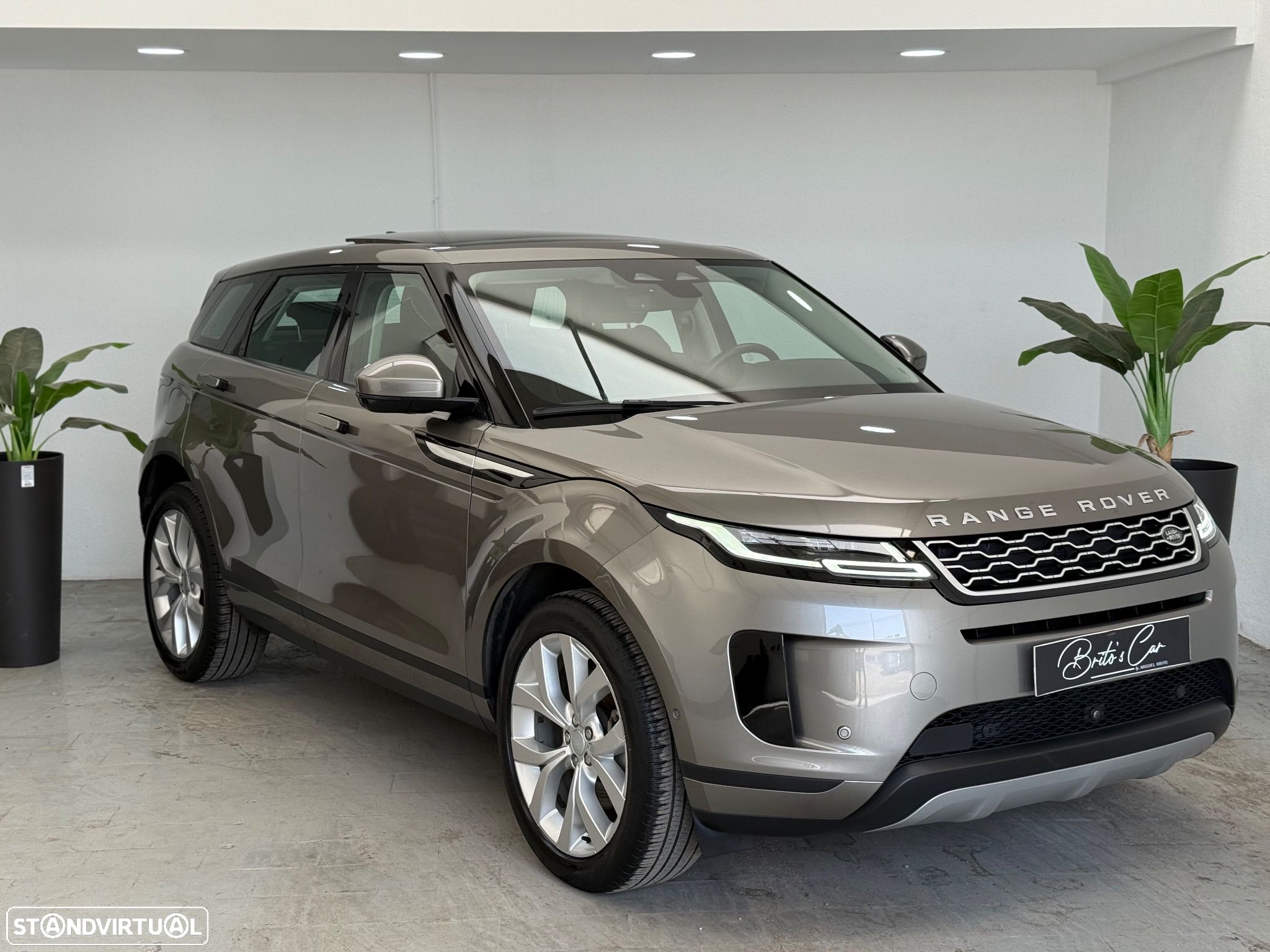 Land Rover Range Rover Evoque 1.5 P300e AWD HSE Auto - 1