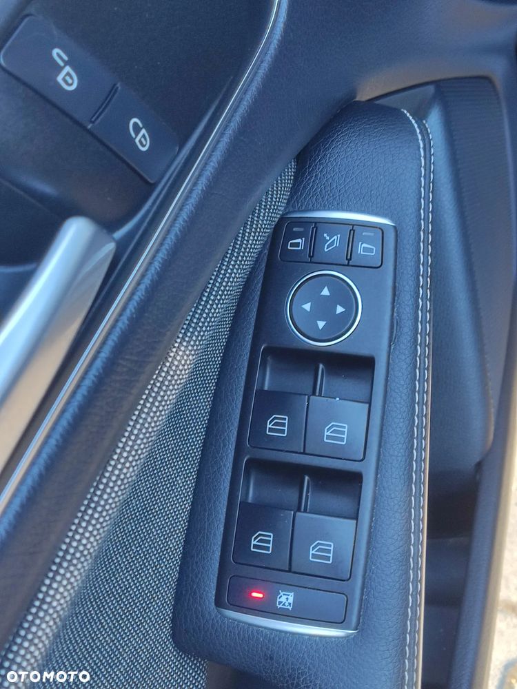 Mercedes-Benz Klasa A 180 (BlueEFFICIENCY) AMG Sport - 25