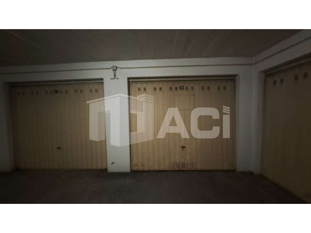 Garagem - Grande imagem: 2/3