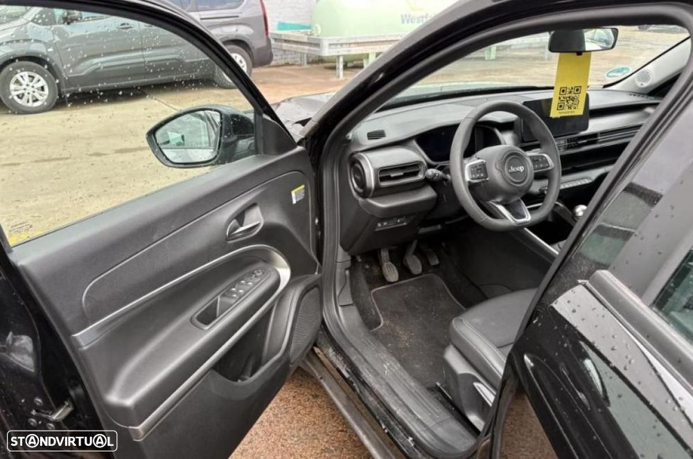 Jeep Avenger 1.2 GSE T3 Turbo-Benzin GDI Altitude - 3