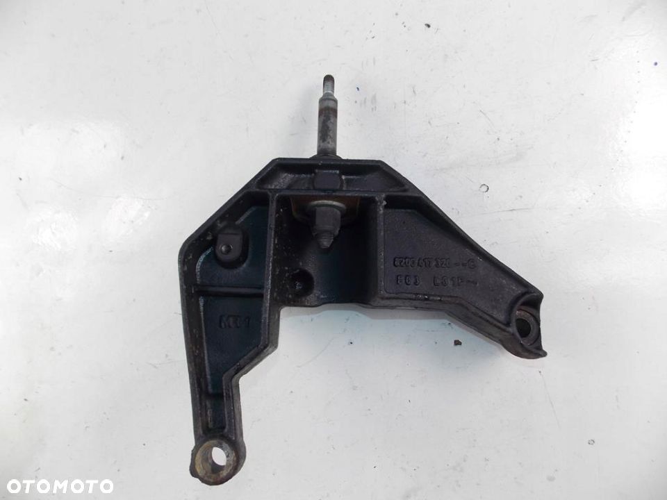 łapa skrzyni biegów master 2.5 dci 8200417320 - 2