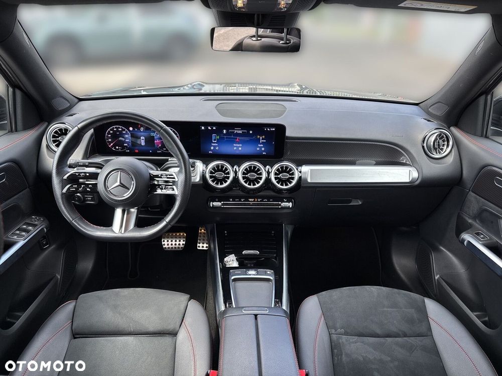 Mercedes-Benz GLB - 14