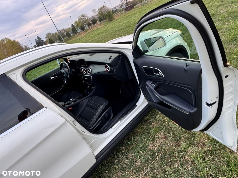 Mercedes-Benz GLA 200 7G-DCT SCORE - 19