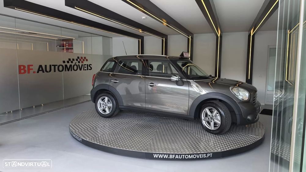 MINI Countryman One D - 9
