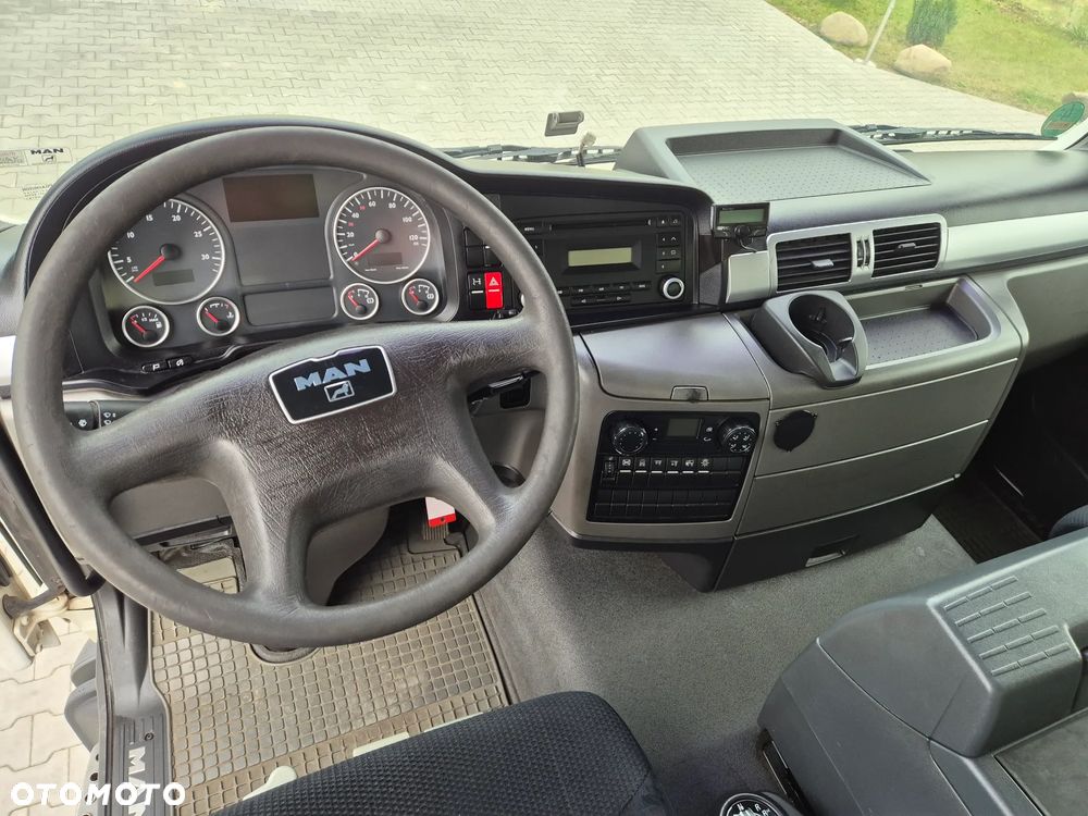 MAN TGS 26.320 6X2 skrętna oś - 10