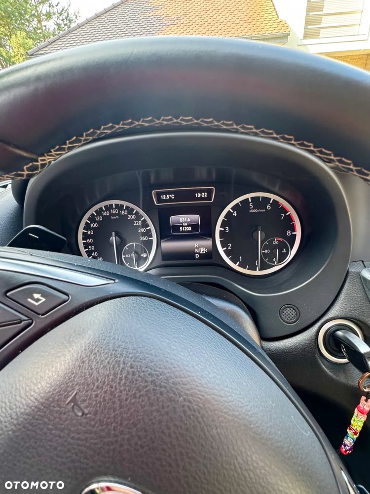 Infiniti Q30 - 11