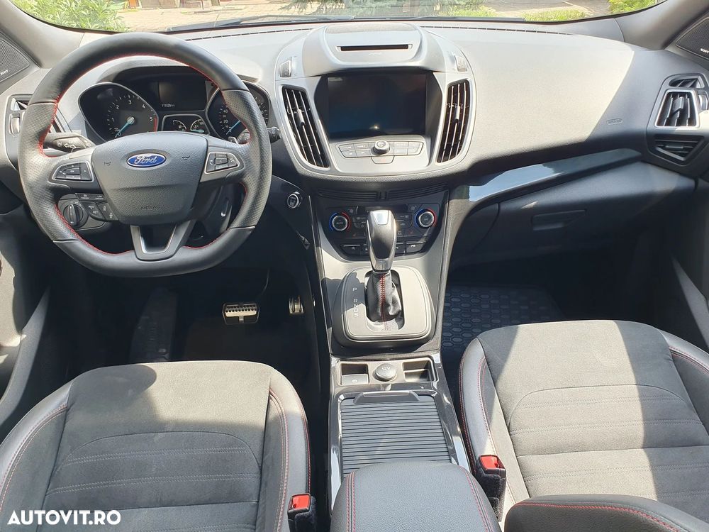 Ford Kuga 2.0 TDCi 4WD Powershift ST-Line - 2